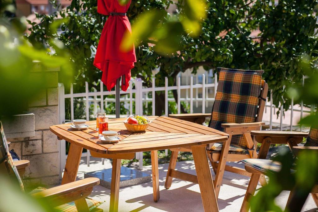 Holiday Home Luma Podgora Rom bilde